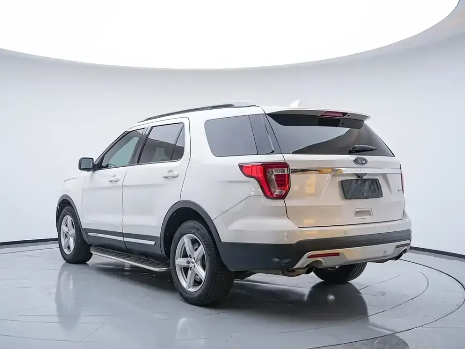 Ford Explorer (Import)