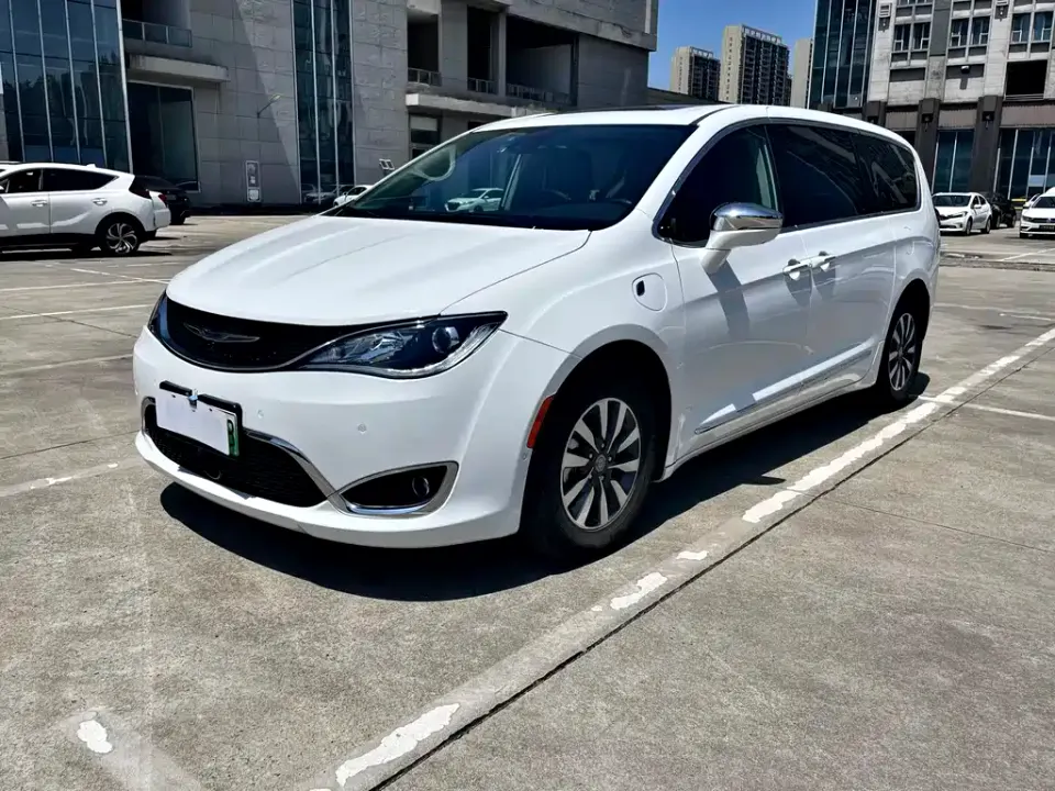 Chrysler Grand Voyager PHEV (Import)