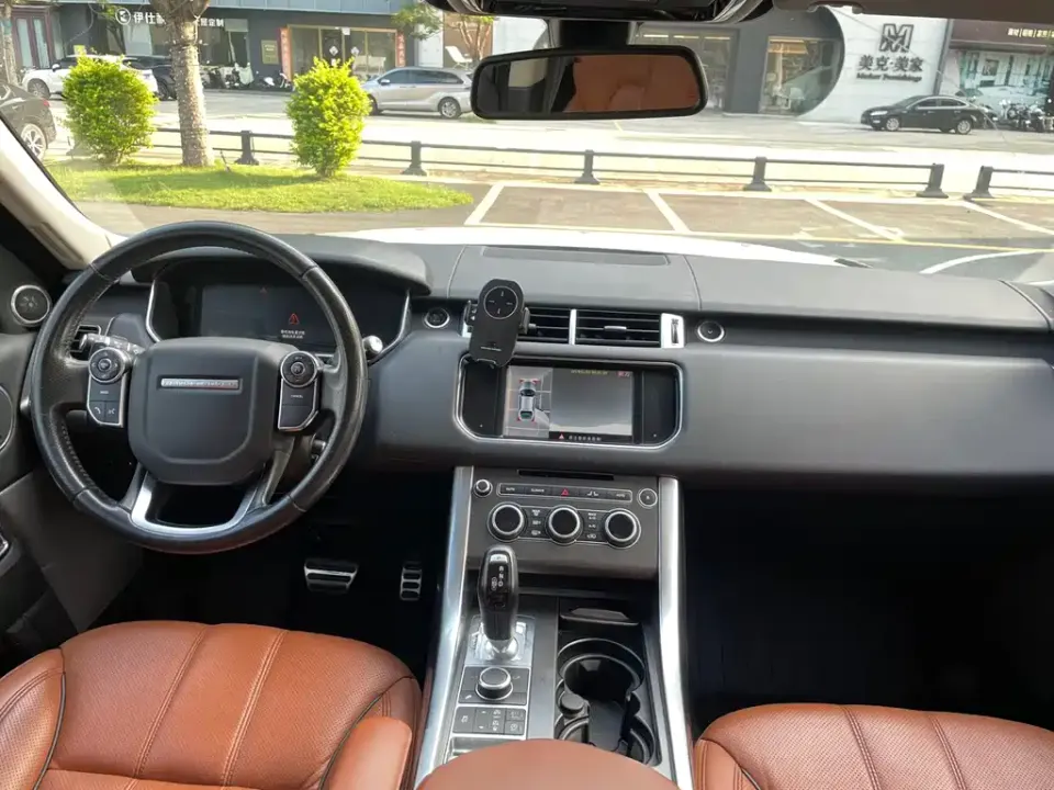 Land Rover Sport