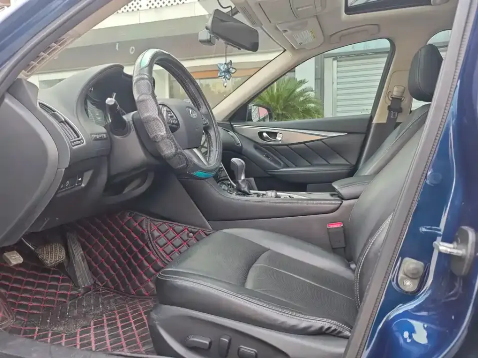 Infiniti Q50L