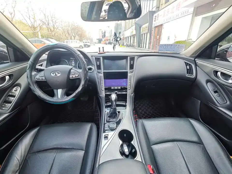 Infiniti Q50L