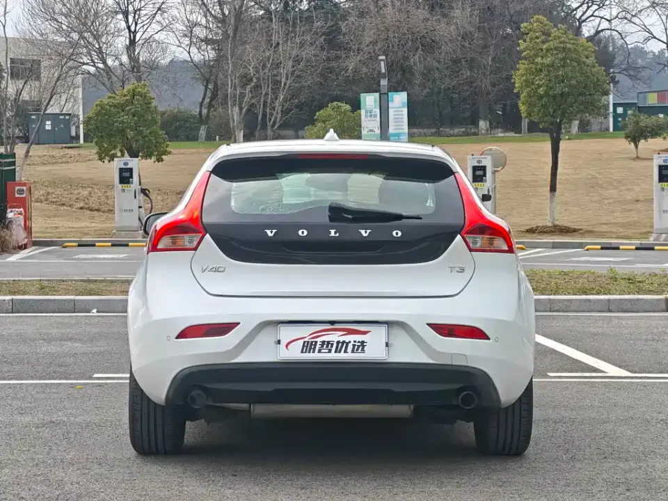 Volvo V40