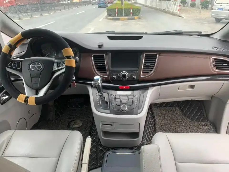 JAC Refine M5