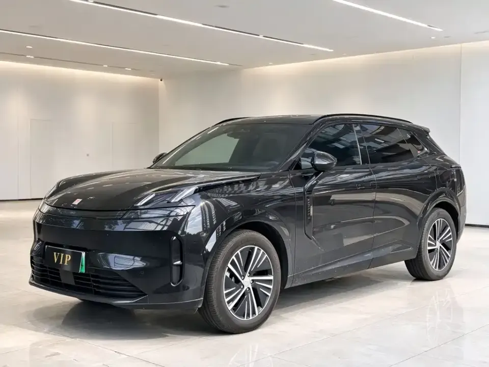Lynk & Co 08 EM-P