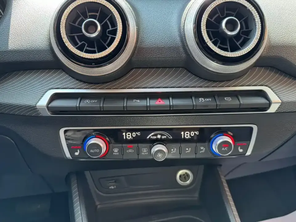 Audi Q2L