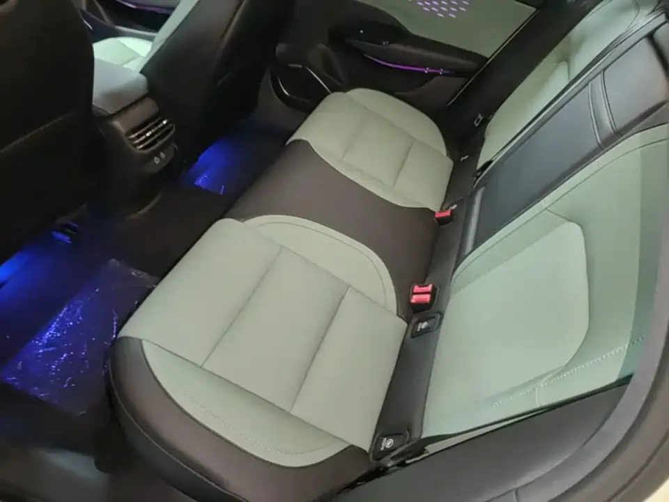 Hongqi Hongqi EH7