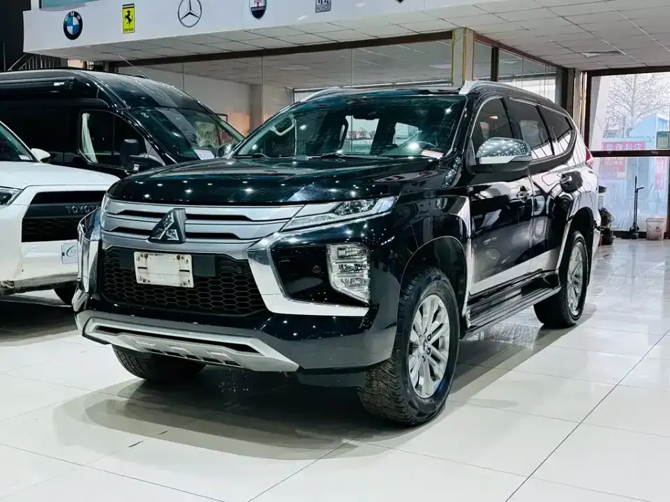 Mitsubishi Pajero Sport (Import)