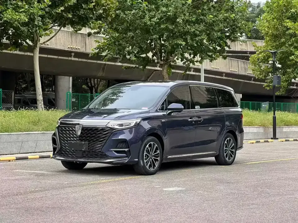 Roewe iMAX8