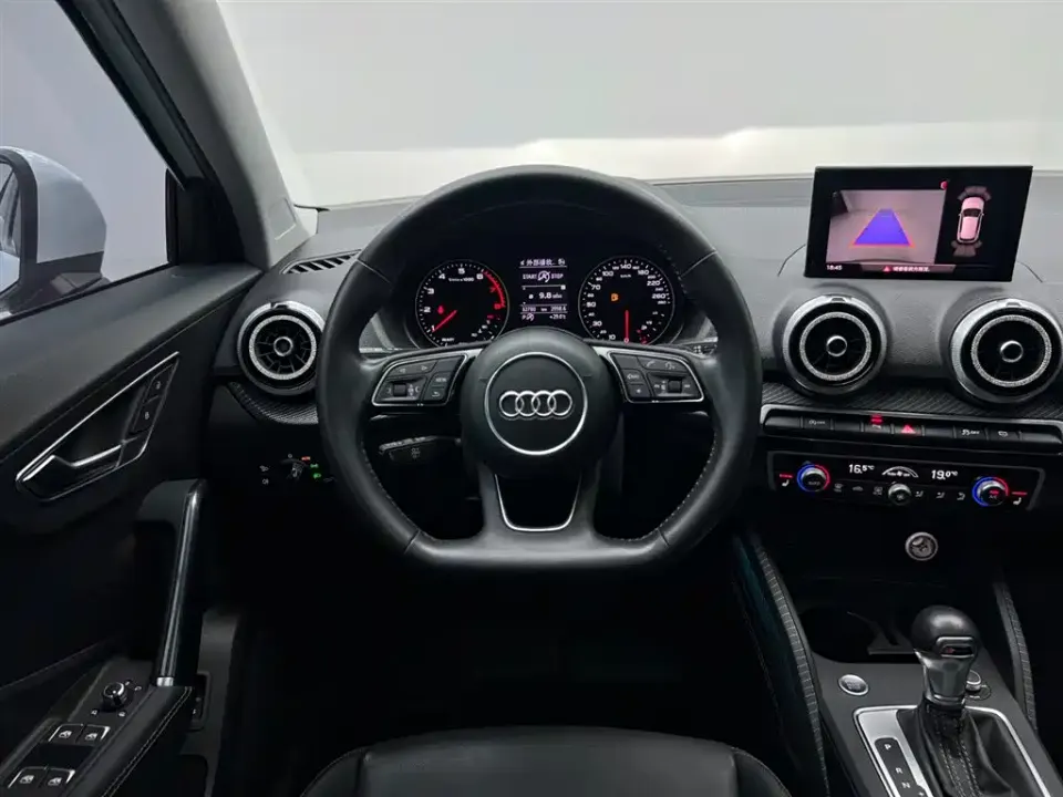Audi Q2L