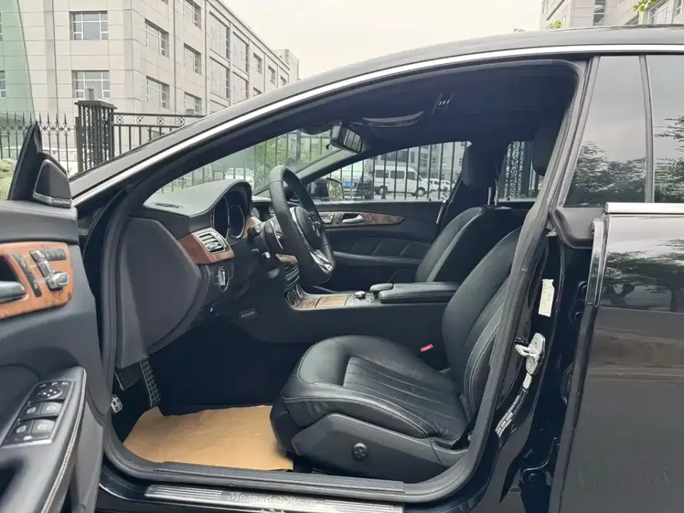 Mercedes-Benz CLS