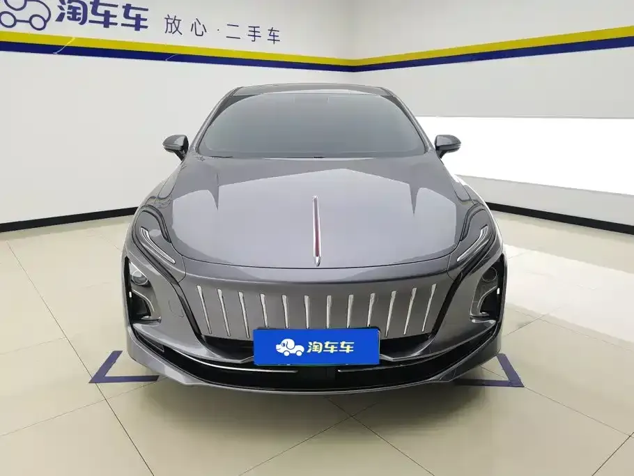 Hongqi Hongqi E-QM5