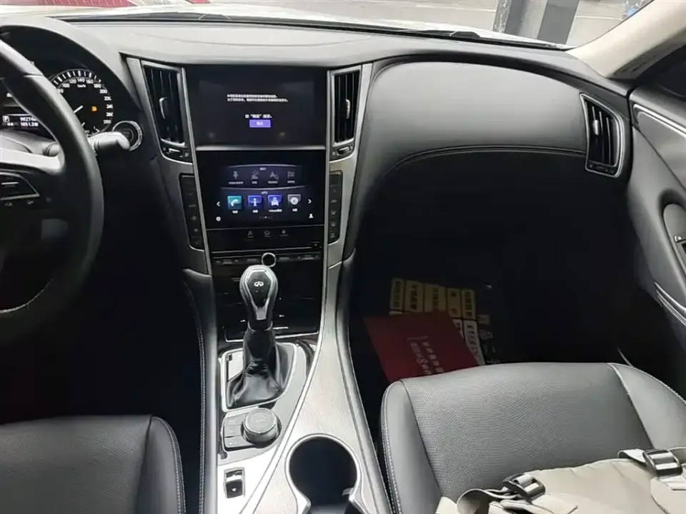 Infiniti Q50L
