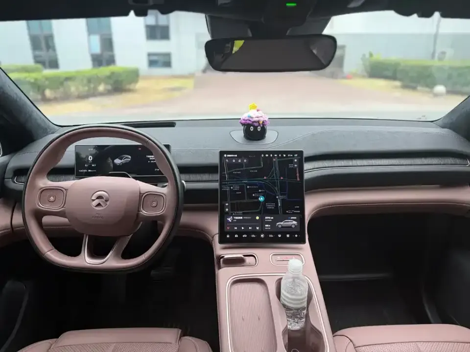 Nio EC6
