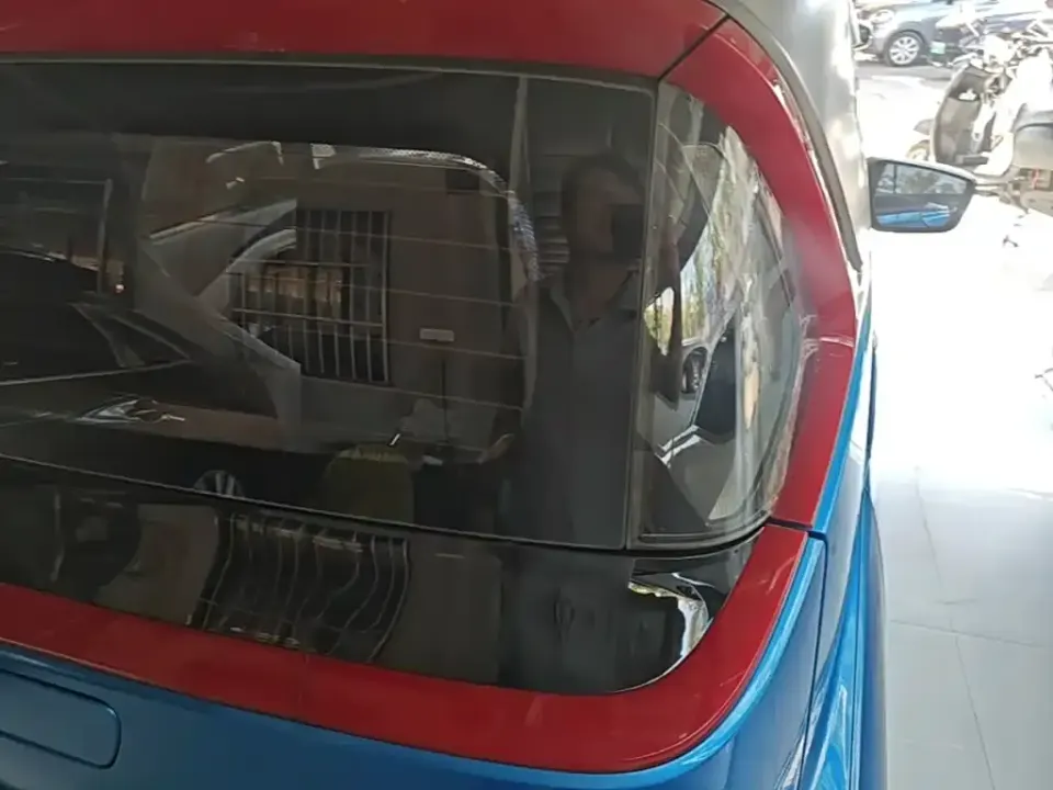 Baojun E200
