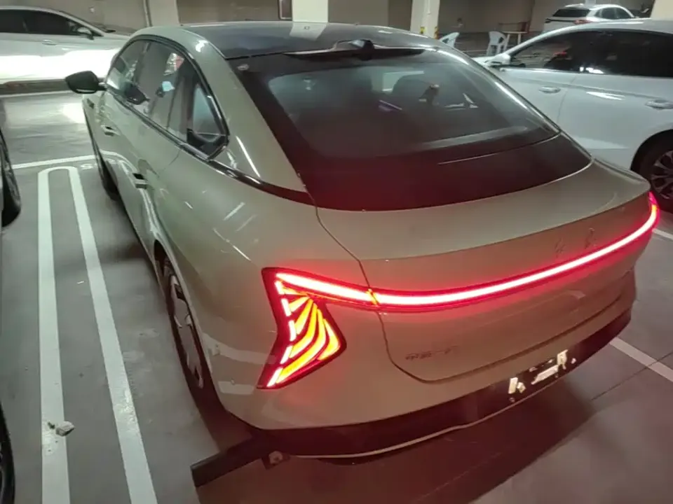 Hongqi Hongqi EH7
