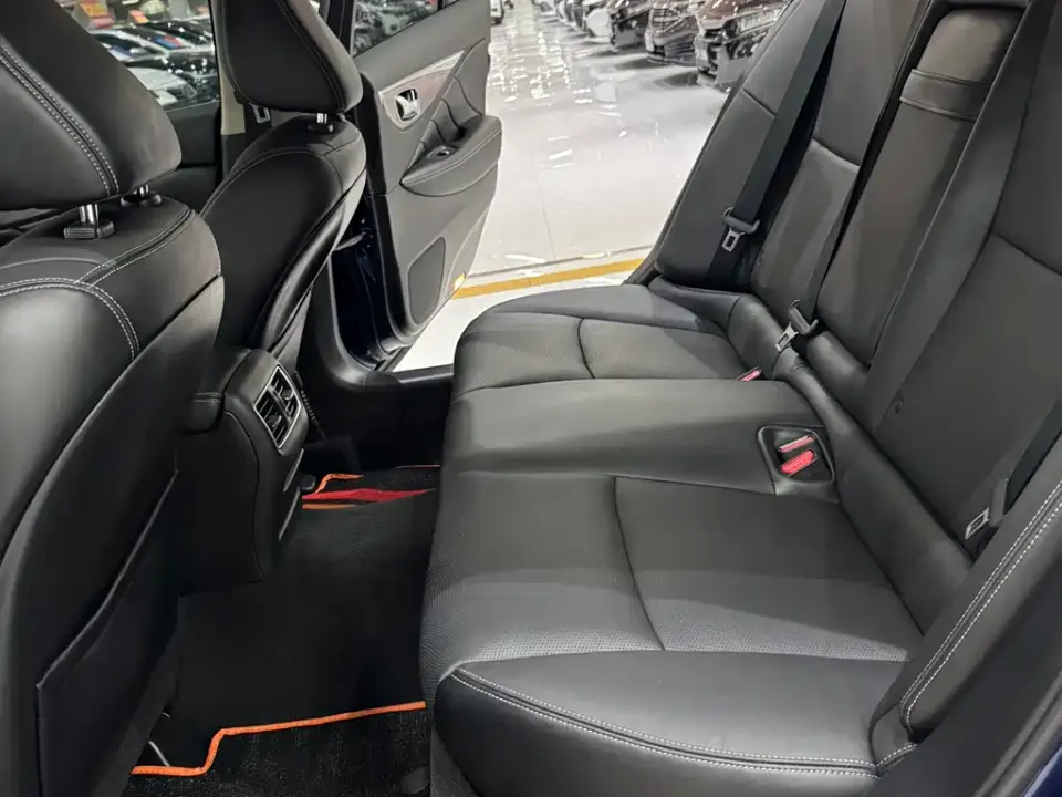 Infiniti Q50L