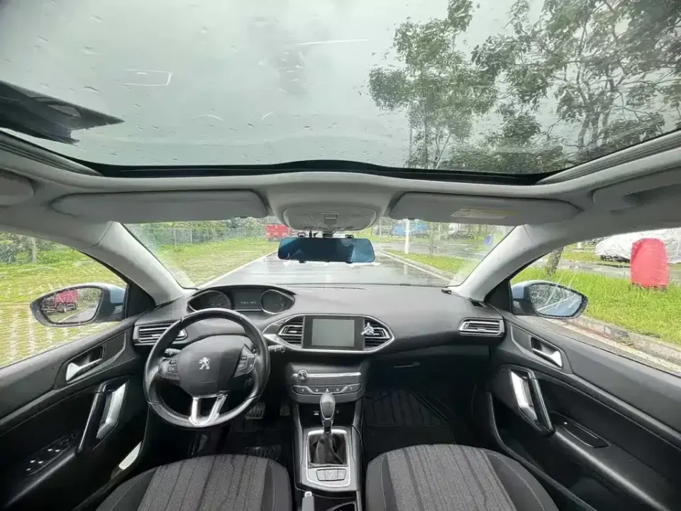 Peugeot 308S