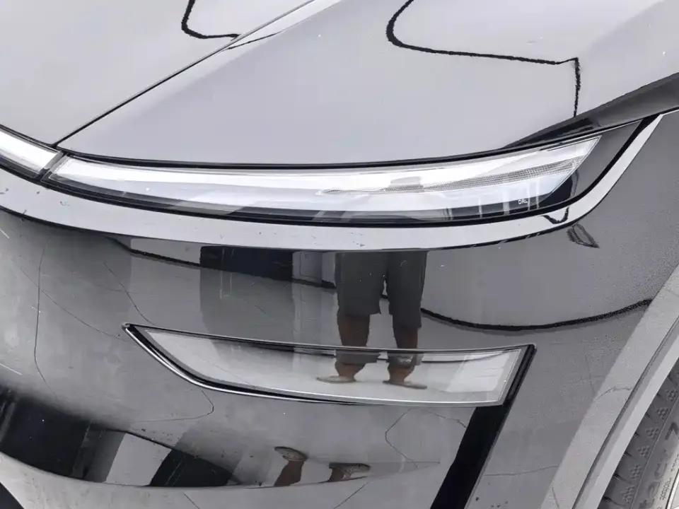 Tesla Model Y L