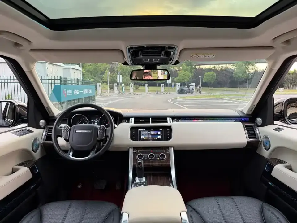 Land Rover Sport