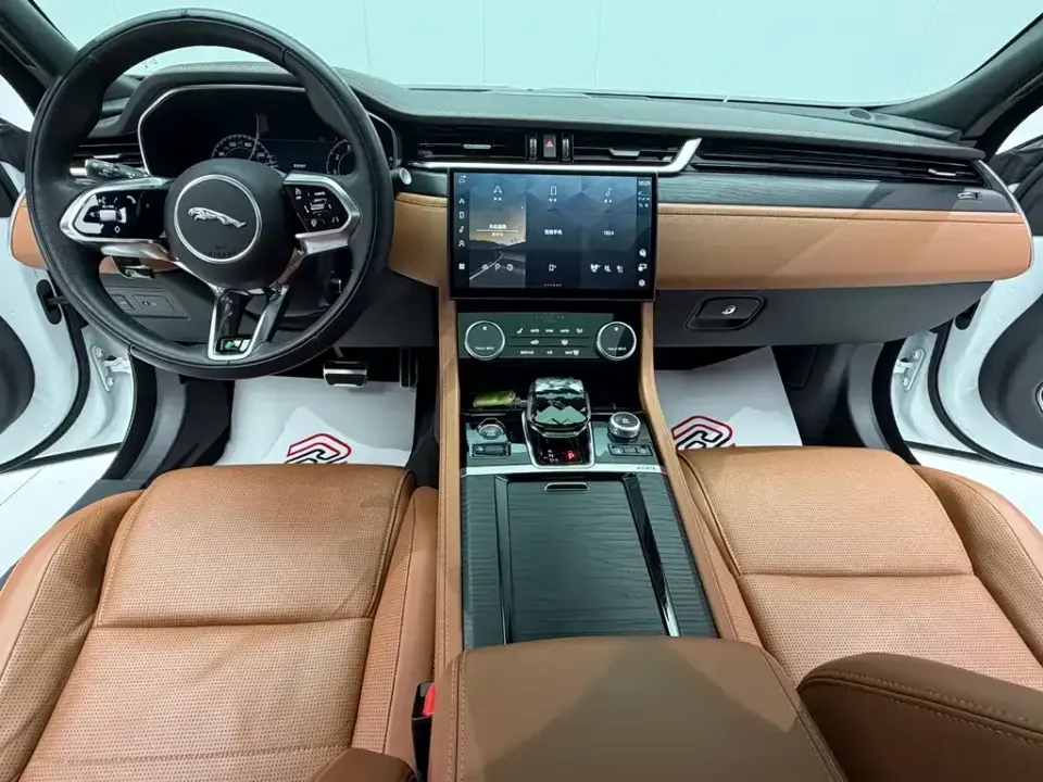 Jaguar XFL