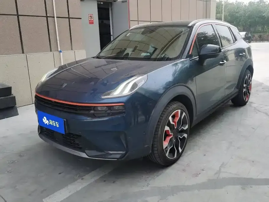 Lynk & Co 06