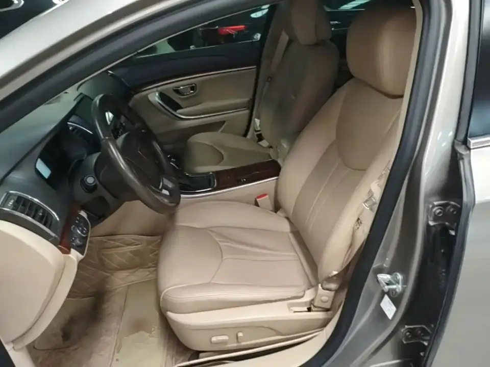 Roewe 950