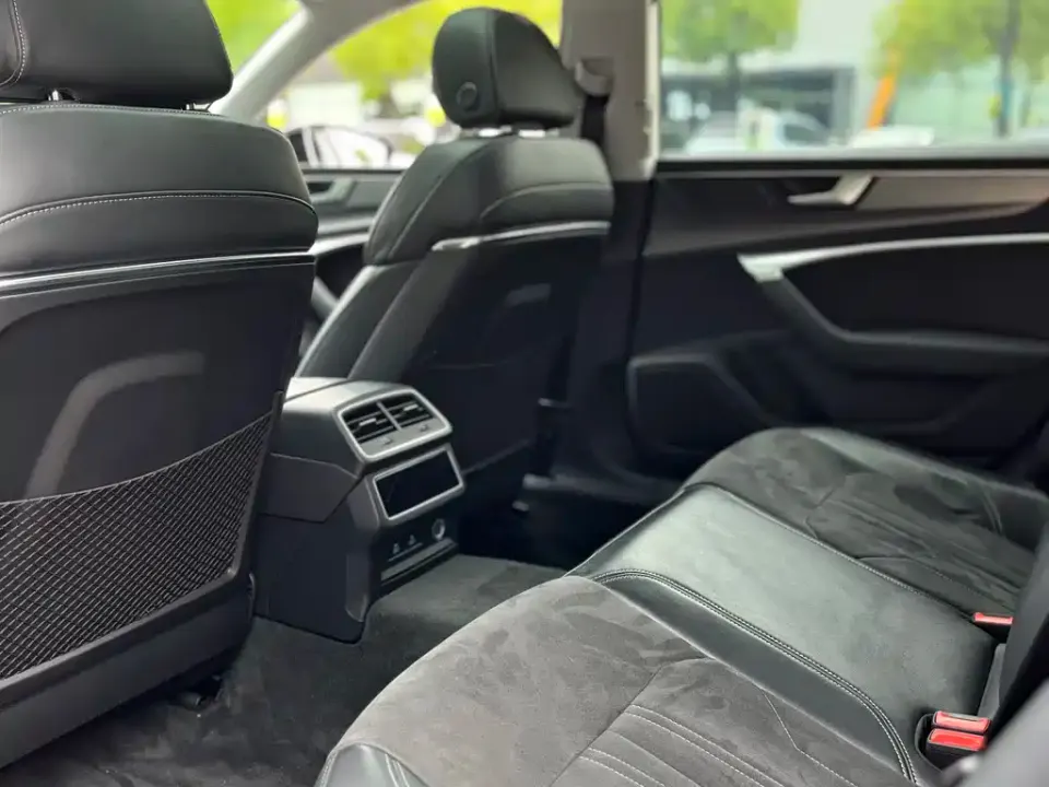 Audi A7L