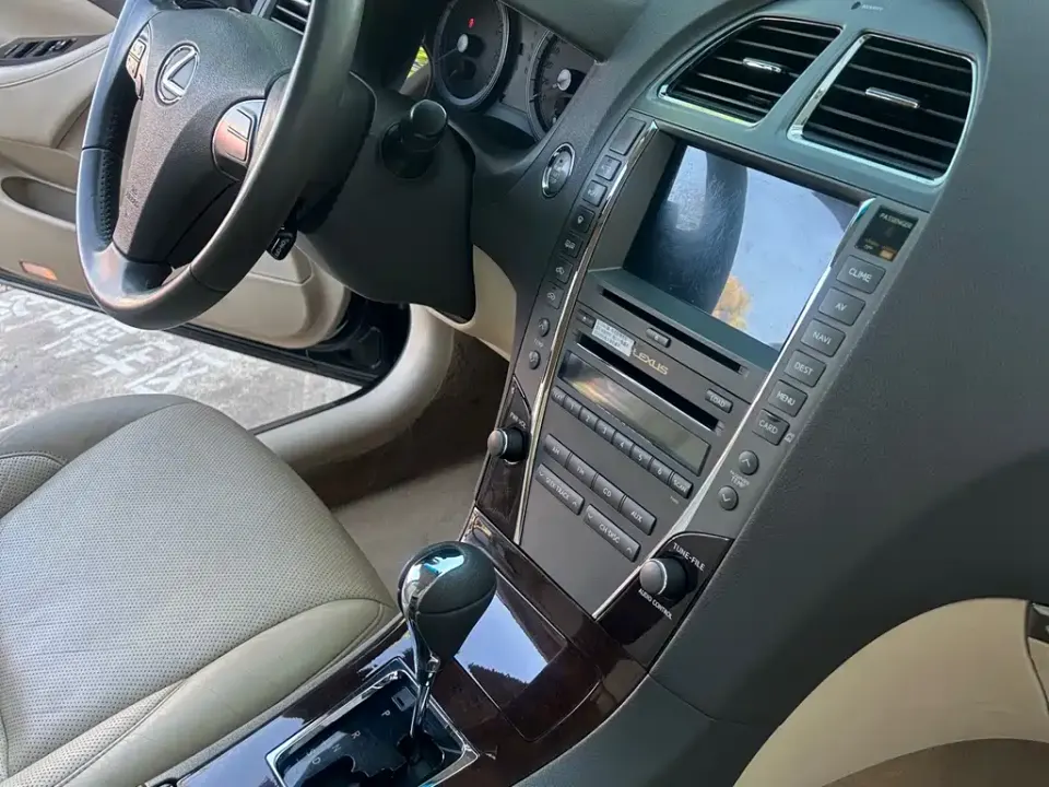 Lexus ES