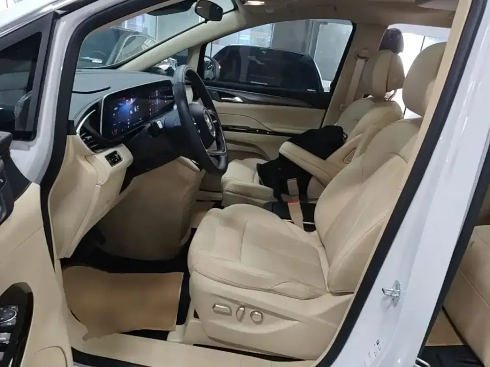 Buick GL8 Hybrid