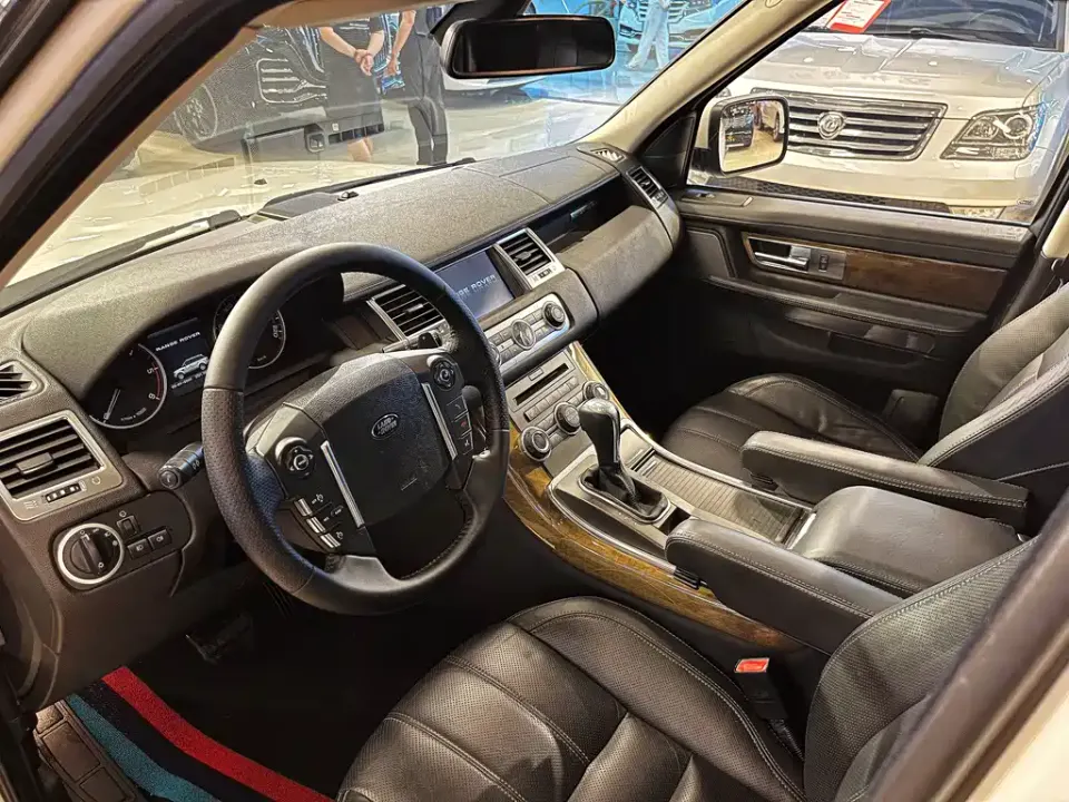Land Rover Sport