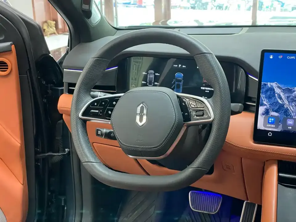 AITO M7