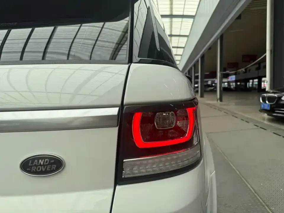 Land Rover Sport
