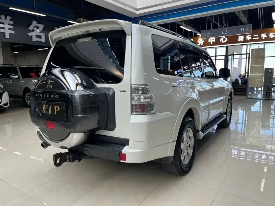 Mitsubishi Pajero (Import)
