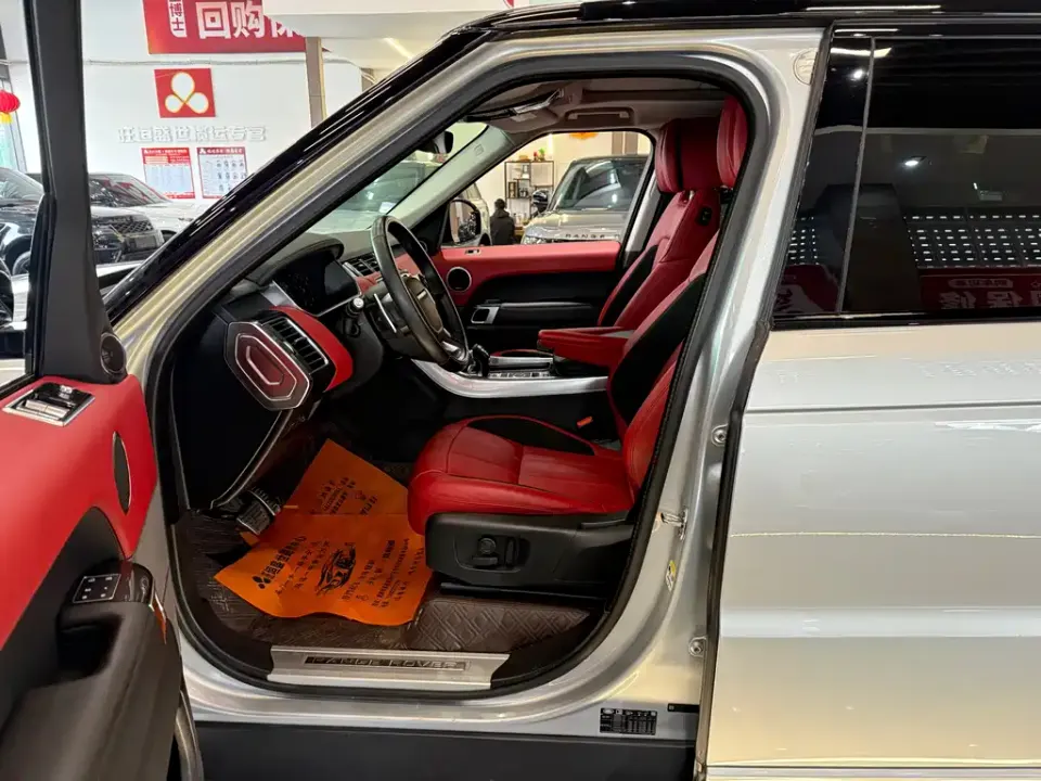 Land Rover Sport
