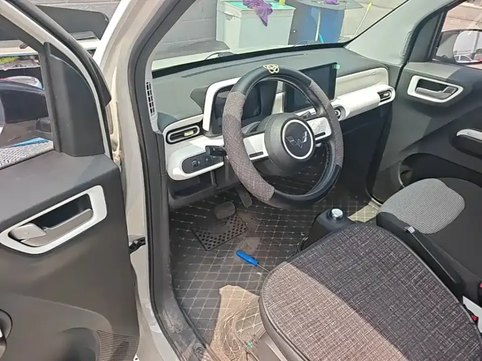 Wuling MINIEV