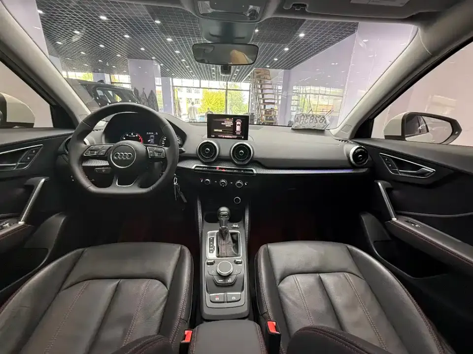 Audi Q2L