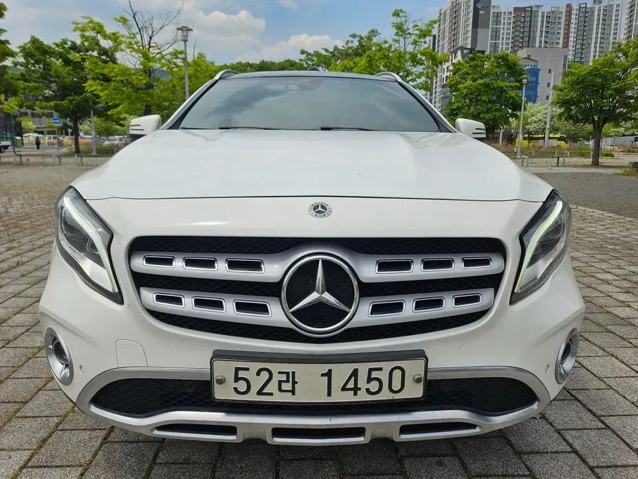 Mercedes-Benz GLA-Class