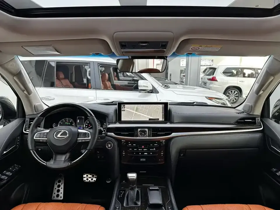 Lexus LX