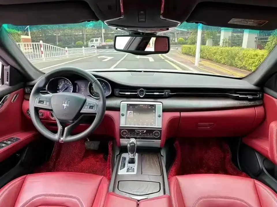 Maserati Quattroporte