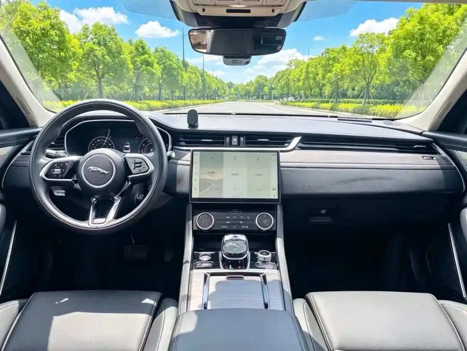 Jaguar XFL