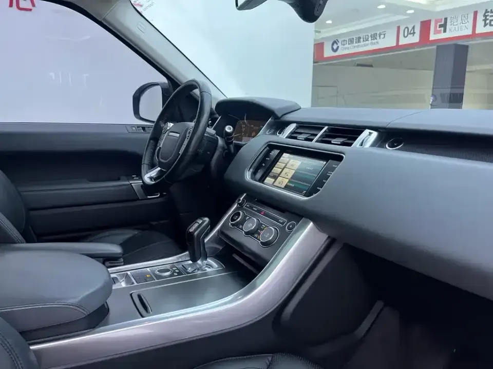 Land Rover Sport