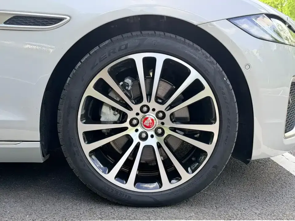 Jaguar XFL
