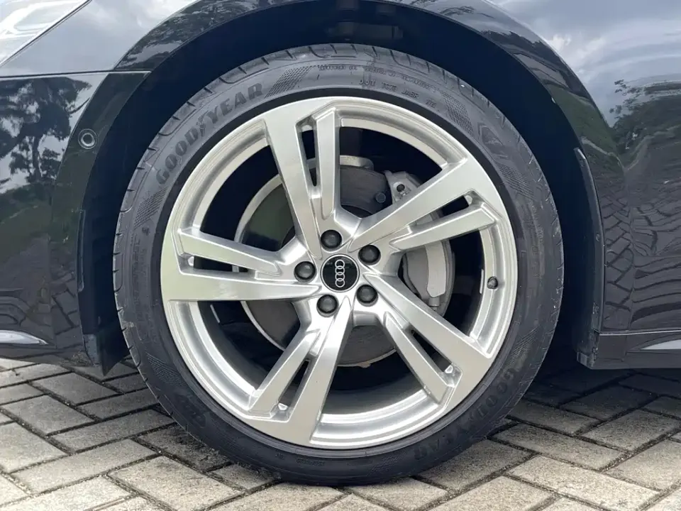 Audi A7L