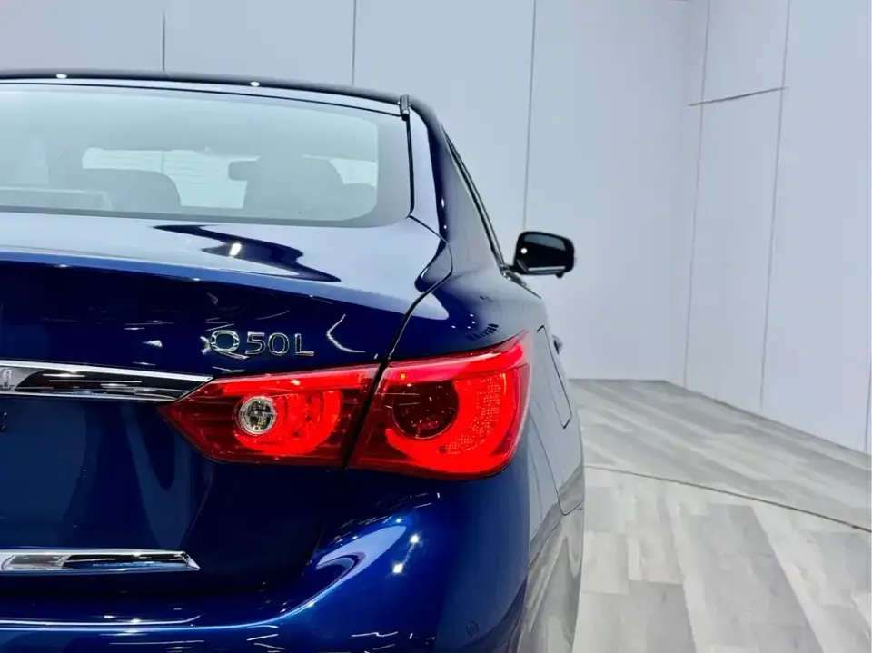 Infiniti Q50L