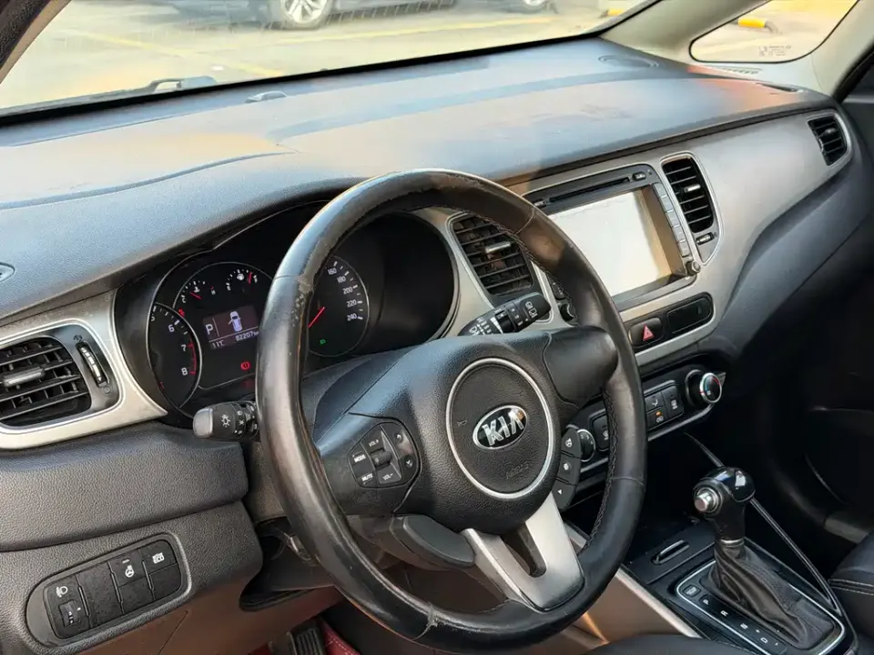 Kia Carens