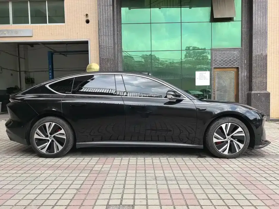 Nio ET5