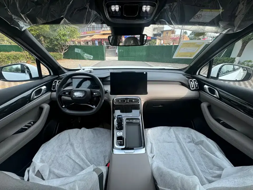 Geely Boyue L