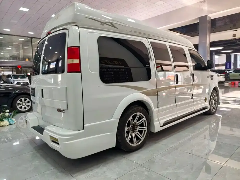 GMC Savana