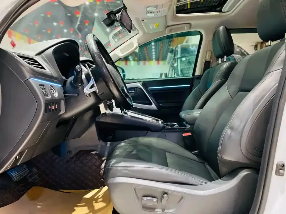 Mitsubishi Pajero Sport (Import)