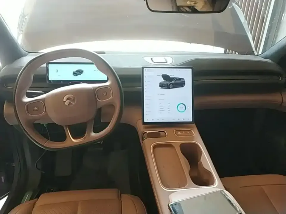 Nio EC6